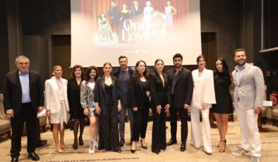 “Kızılcık Şerbeti” oyuncuları Cannes’a damga vurdu