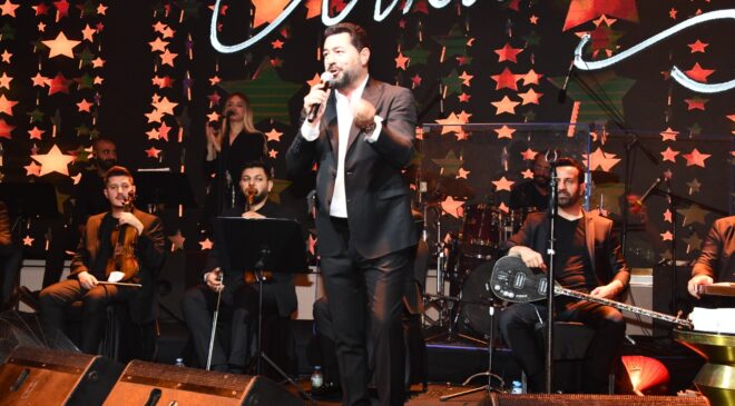 Serkan Kaya önceki akşam Kıbrıs-Girne’deki Chamada Prestige Hotel’de sahneye çıktı.