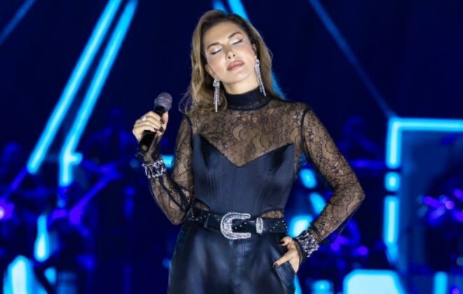 Ebru Yaşar Ümraniye Millet Bahçesi’nde 75 Bin Kişiye Unutulmaz Bir Konser Verdi