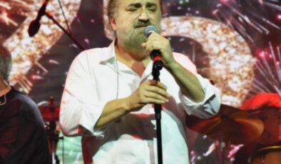 VOLKAN KONAK’LA KIBRIS’TA YENİ YIL COŞKUSU!  “ÖNEMLİ OLAN SAĞLIK VE HUZUR”