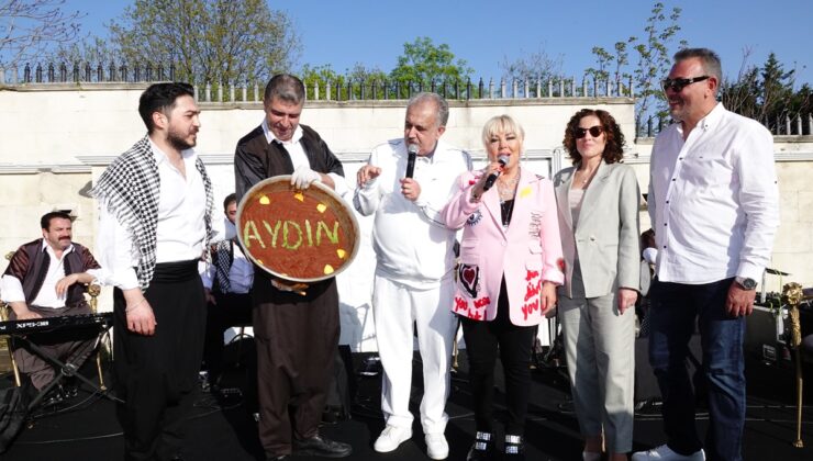 Başarılı İş İnsanı Aydın Akyüz’ün Muhteşem Yaş Günü Gecesi