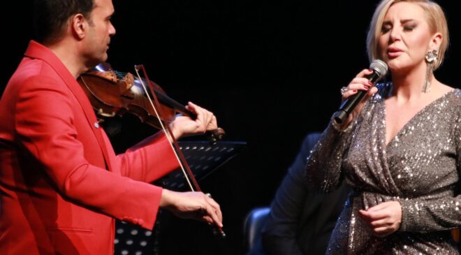 Talat Er, 40. Sanat Yılını Coşkuyla Kutladı