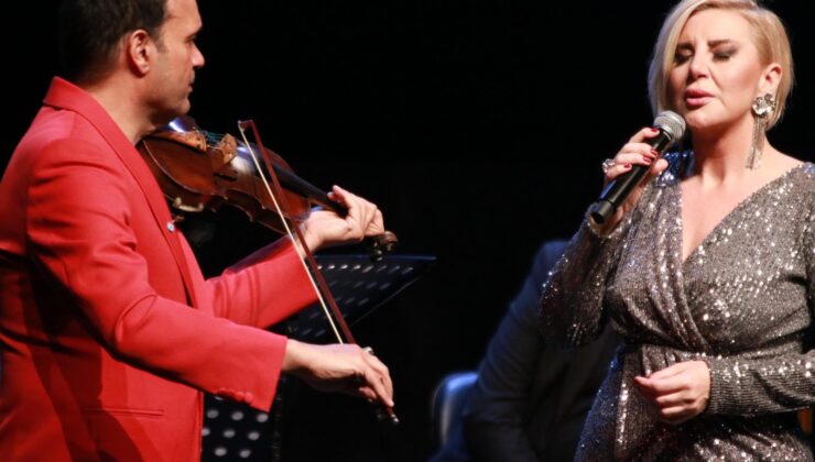 Talat Er, 40. Sanat Yılını Coşkuyla Kutladı