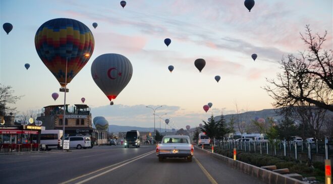 Klasik Otomobiller Kapadokya’da Baharı Karşıladı