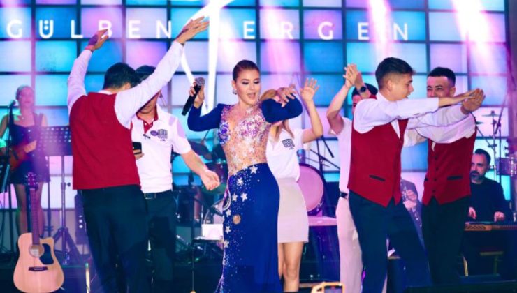 Gülben Ergen’den Servis Elemanlarına Sürpriz Jest