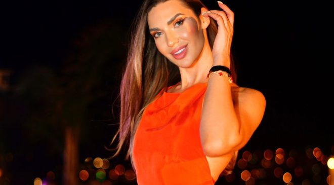 Valeria Kondratenko, Bodrum Moda Haftası’nda Doğal Güzelliğiyle Büyüledi
