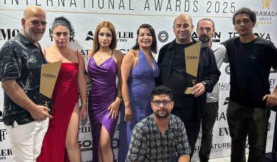“EN MODA” Gecesinde Görkemli Anlar: Kıbrıs Türk Haber’e Çifte Ödül!