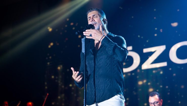 Özcan Deniz’in Kıbrıs Tarzı: “Noel Baba Gibi Takılacağım”