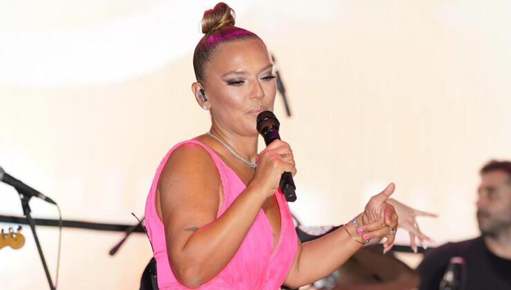 Bahçelievler’de Demet Akalın Rüzgârı!  20 Bin Kişi Yaz Konserinde Buluştu