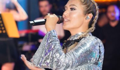 Demet Akalın Kemer’de Unutulmaz Bir Geceye İmza Attı