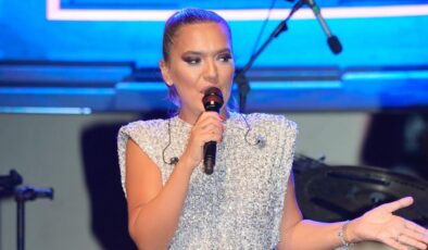 Demet Akalın’dan Denizli’de izdiham!