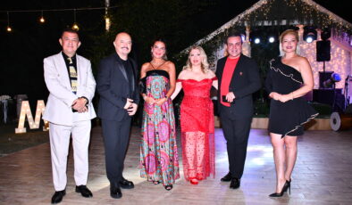 Ünlü isimleri buluşturan gece! Melis Gökhan ve  Canberk Acartürk mutluluğa ‘evet’ dedi