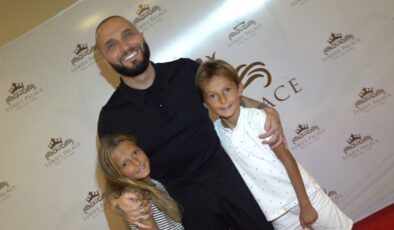 Berkay’dan Aileye Yeşil Işık: “Üçüncü Çocuğa Sıcak Bakıyoruz!”