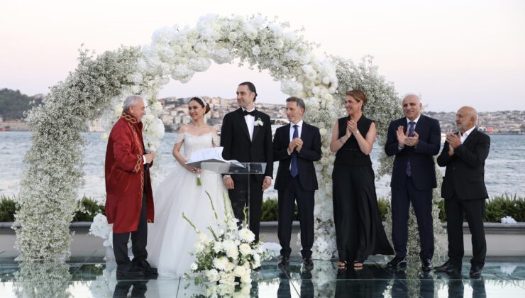 Usta Ailesinin Mutlu Günü  Ahmet Usta ve Dr. Berivan Karatekin Masalsı Bir Düğünle Evlendi