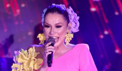 Deniz Seki’den yakın dostunun düğününde unutulmaz performans