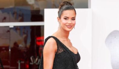 2023 Best Model Kraliçesi Yağmur Karlı, Venedik Film Festivalinde Kırmızı Halıda Göz Kamaştrırdı!! 