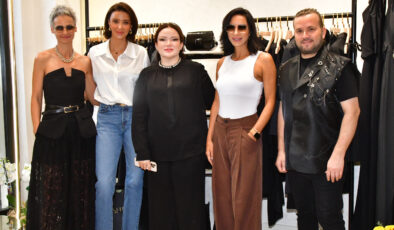 ÖZGE ULUSOY İLE ISHIQ KAPILARINI AÇTI