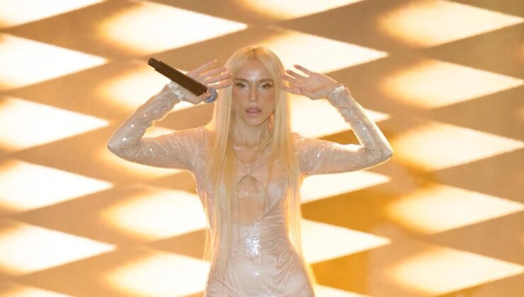 GÜLŞEN’DEN KIBRIS’TA BEYAZLAR İÇİNDE UNUTULMAZ GECE!