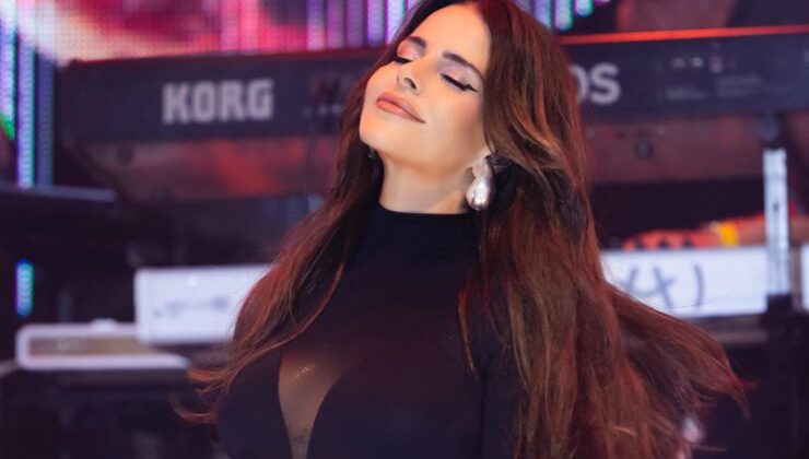 Simge Yeni Albümünü Görkemli Bir Partiyle Tanıtıyor!