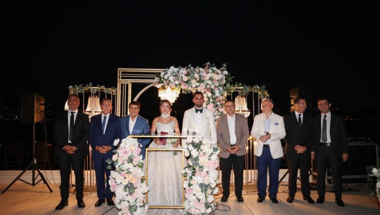 Boğazda masal gibi düğün