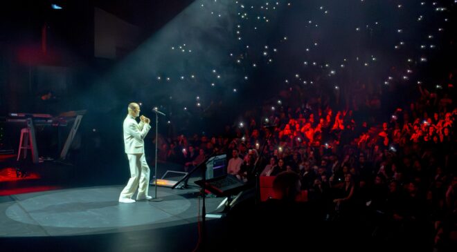 Soner Sarıkabadayı Harbiye’de Müzik Ziyafeti Sundu