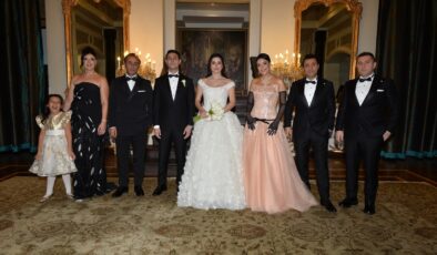 ÇIRAĞAN SARAYI’NDA YILDIZLAR GEÇİDİ