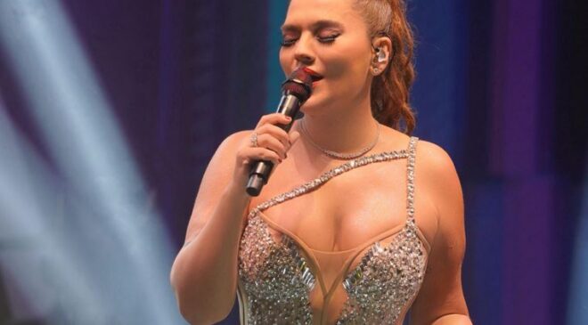 DEMET AKALIN ANTALYA’DA SAHNEDE PARLADI!