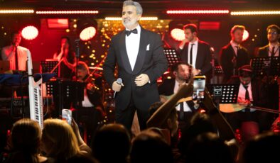 EMRAH’TAN DUYGUSAL GECE