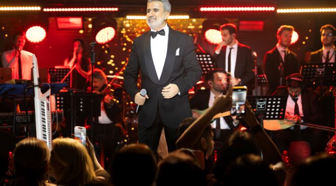 EMRAH’TAN DUYGUSAL GECE