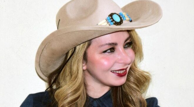 Atike’den   ’10 Dilde 10 Şarkı’