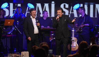 BABA OĞUL AYNI SAHNEDE