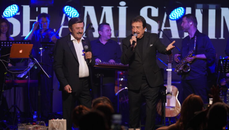 BABA OĞUL AYNI SAHNEDE