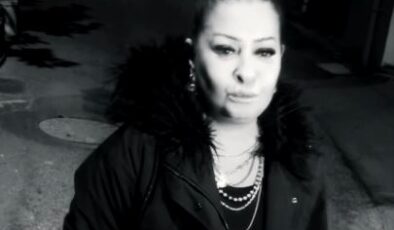 YELİZ’DEN GECE YARISI SOKAK KONSERİ