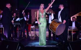 Petek Dinçöz Batum’u Salladı: “14 Şubat’ın En Şık Kadını Benim!”