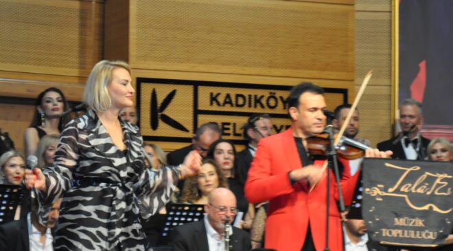 Muazzez Abacı  şarkılarıyla anıldı