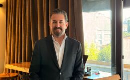 Sevgililer Günü’nde Güzelliğinizi Çekici Dudaklar ile Tamamlayın