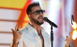 Gökhan Özen, Bostancı Gösteri Merkezi’nde verdiği konserle yine unutulmaz bir geceye imza attı.