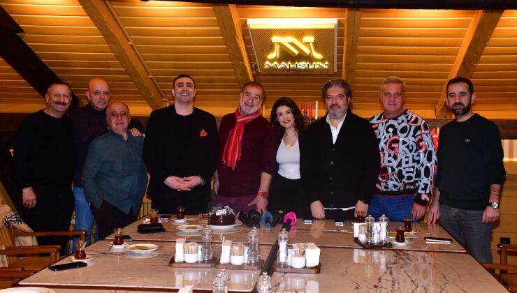 ESRA ÖZTÜRK’TEN SANAT VE DOSTLUKLA ÖRÜLÜ ÖZEL BULUŞMA..