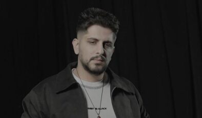 İş dünyasındaki başarılarını müzikle taçlandırmaya hazırlanan Derkan, iddialı bir çıkışla müzik kariyerine adım attı.