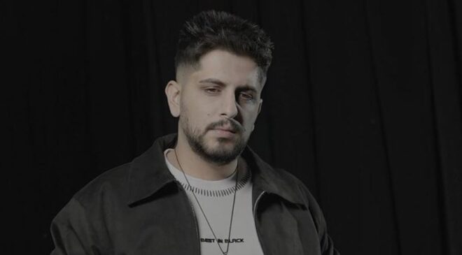 İş dünyasındaki başarılarını müzikle taçlandırmaya hazırlanan Derkan, iddialı bir çıkışla müzik kariyerine adım attı.