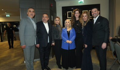 Murat ve Vildan Keloğlu dostlarI için Ramada da Bayram öncesi verdiği son iftar yemeği.