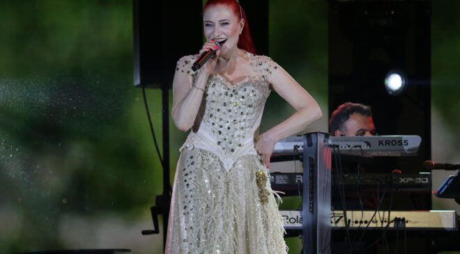 Candan Erçetin, 20 Mart 2026 akşamı Royal Seginus Hotel sahnesinde unutulmaz bir konsere imza attı.