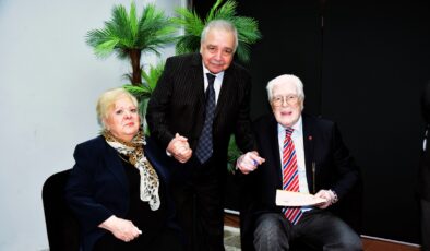 Yeşilçam’a Nostaljik Yolculuk:  İzzet Günay Sergisi ve Neşe Karaböcek Sürprizi