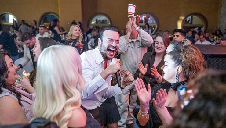 Deha Bilimlier Sahne Enerjisiyle Girne’yi Salladı: “Yeni Şarkıya Neredeyse Ev Parası Ödedim”