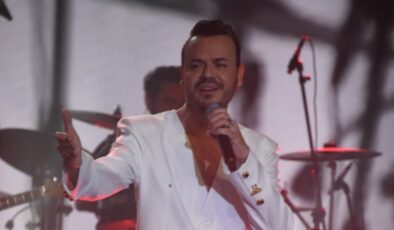 Şarkıcı Deha Bilimlier, geçtiğimiz akşam Bostancı Gösteri Merkezi’nde sahne aldı.