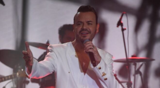 Şarkıcı Deha Bilimlier, geçtiğimiz akşam Bostancı Gösteri Merkezi’nde sahne aldı.