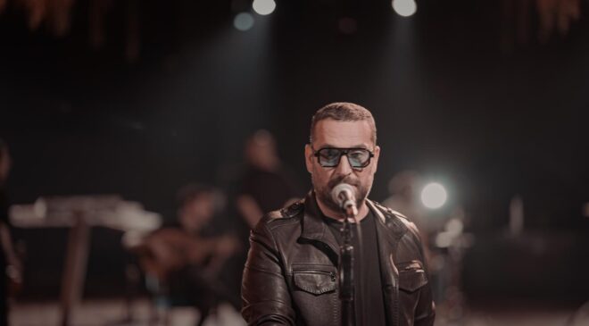 MÜZİĞİN GÜÇLÜ YORUMCUSU ÜMİT YAŞAR’DAN “YÜRÜDÜM”