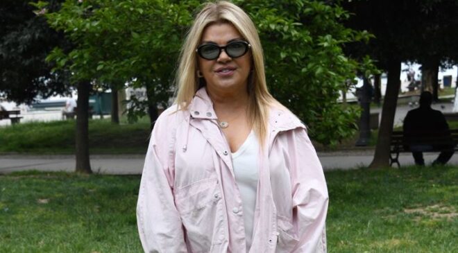 Elif Karlı önceki gün Bebekte görüntülendi.