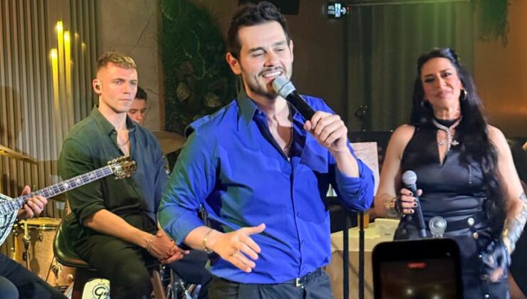 Grek Müziğinin Kalbi Zorba’da Attı! Cem Belevi, Penelope Nelly’i Sahnesinde Yalnız Bırakmadı