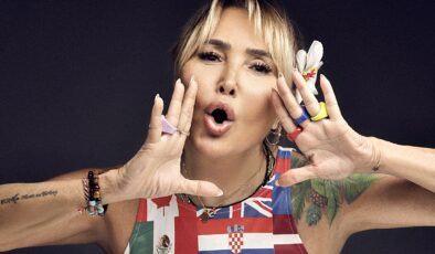 Yonca Evcimik ve Hürriyet Gazetesi Hafta Sonu eklerinden Hakan Gence bir araya geldi… Ve dünden bugüne Yonca Evcimik ‘i konuştular.